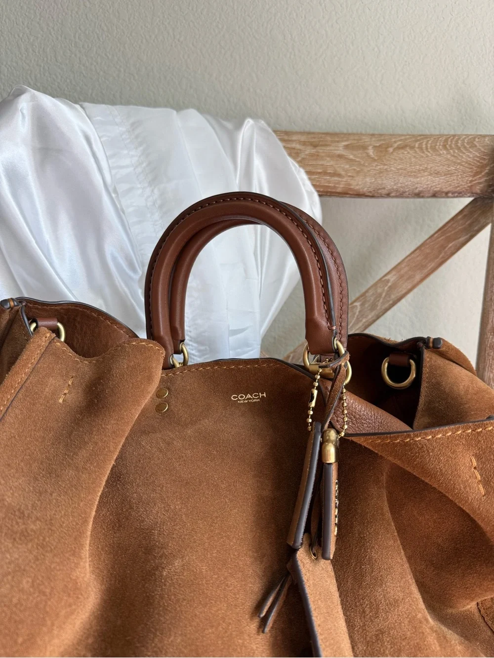 Coach suede rouge bag 40